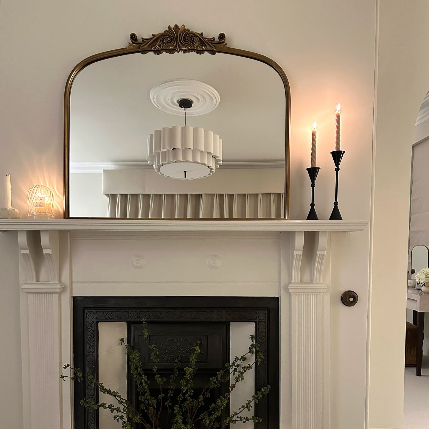 AMELI - PAKABINAMAS/PASTATOMAS ŽIDINIO VEIDRODIS, SENDINTOS AUKSO SPALVOS, METALINIU RĖMU, 100X87 CM