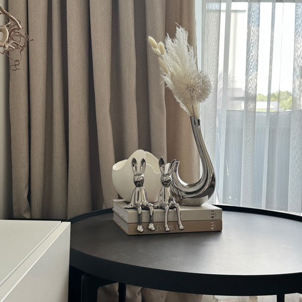 Sidabrinių pastatomu dekoracijos 2 vnt. ir vaza, 21x8.5x7.5/21x7.5x5.5 cm/27x15 cm