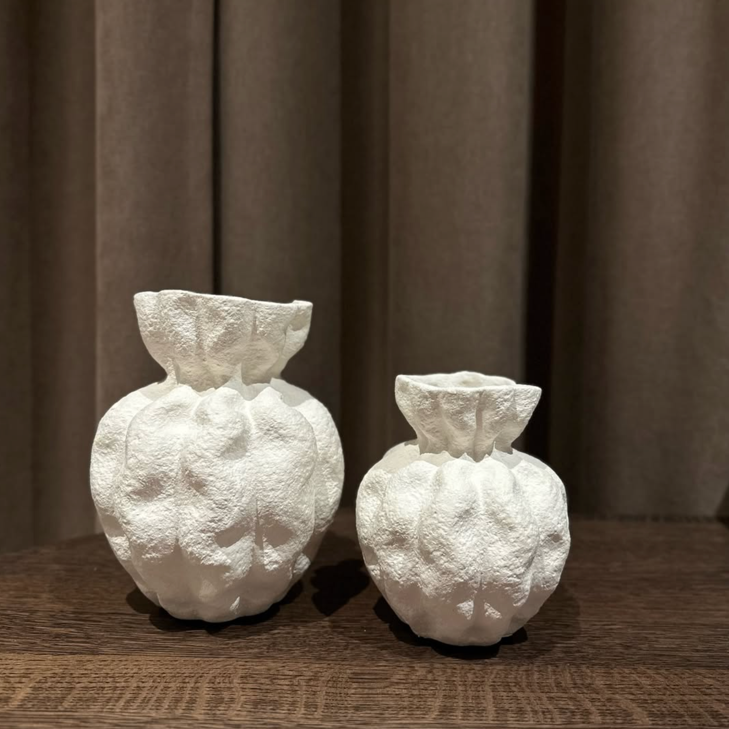 Vazos "DUE", baltos spalvos, 19x16x12 cm/15x13x10 cm