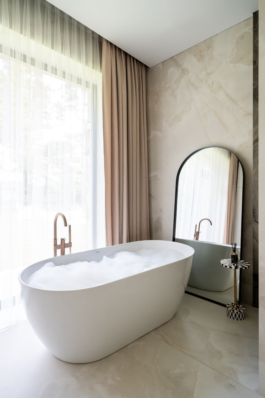 Kokio tipo veidrodis yra tinkamiausias vonios kambariui?