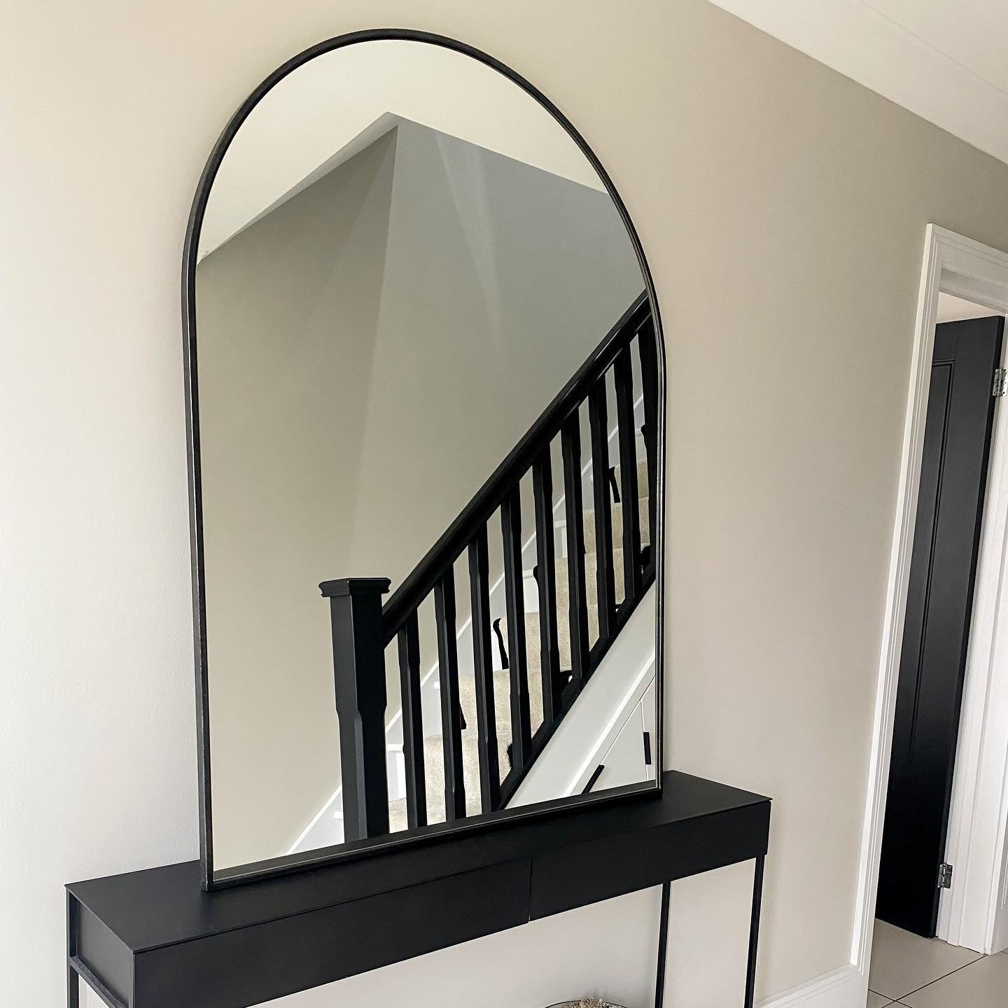 LIBE - ARKOS FORMOS PAKABINAMAS/PASTATOMAS VEIDRODIS, JUODU METALINIU RĖMU, 120X90 CM