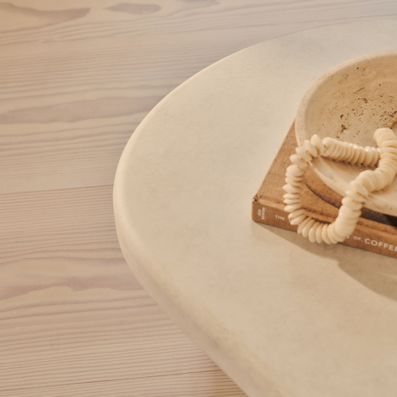 SAVA - KAVOS STALIUKAS, BETONINIS, 92X79X35 CM