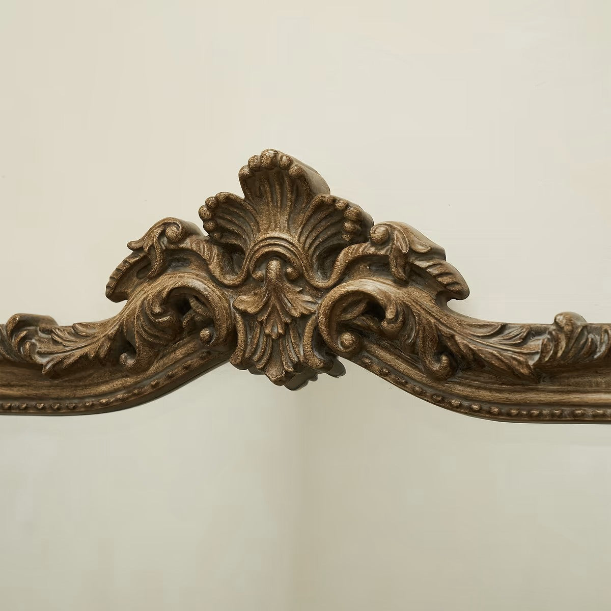 JAME - PAKABINAMAS/PASTATOMAS VEIDRODIS, KLASIKINIS RUDA, MEDINIU RĖMU, 113X100 CM