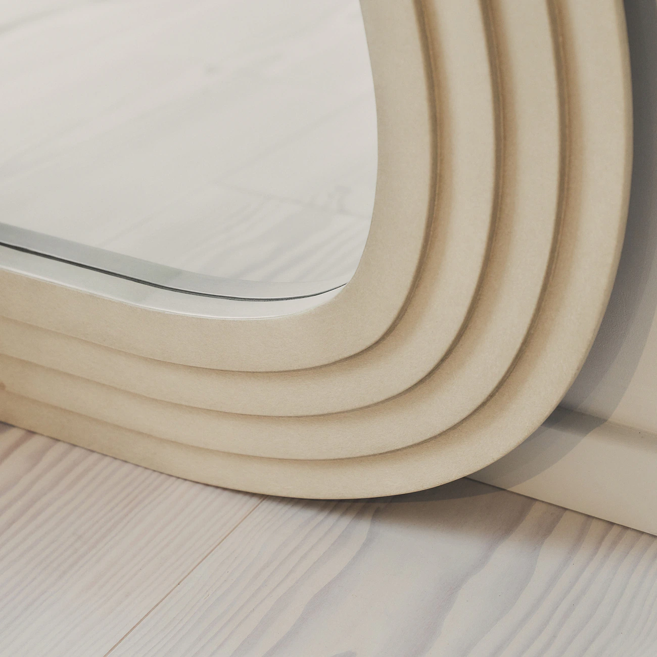 LUCE - ARKOS FORMATO PAKABINAMAS/PASTATOMAS MEDINIS VEIDRODIS, BETONO ATSPALVIO, 180X105 CM