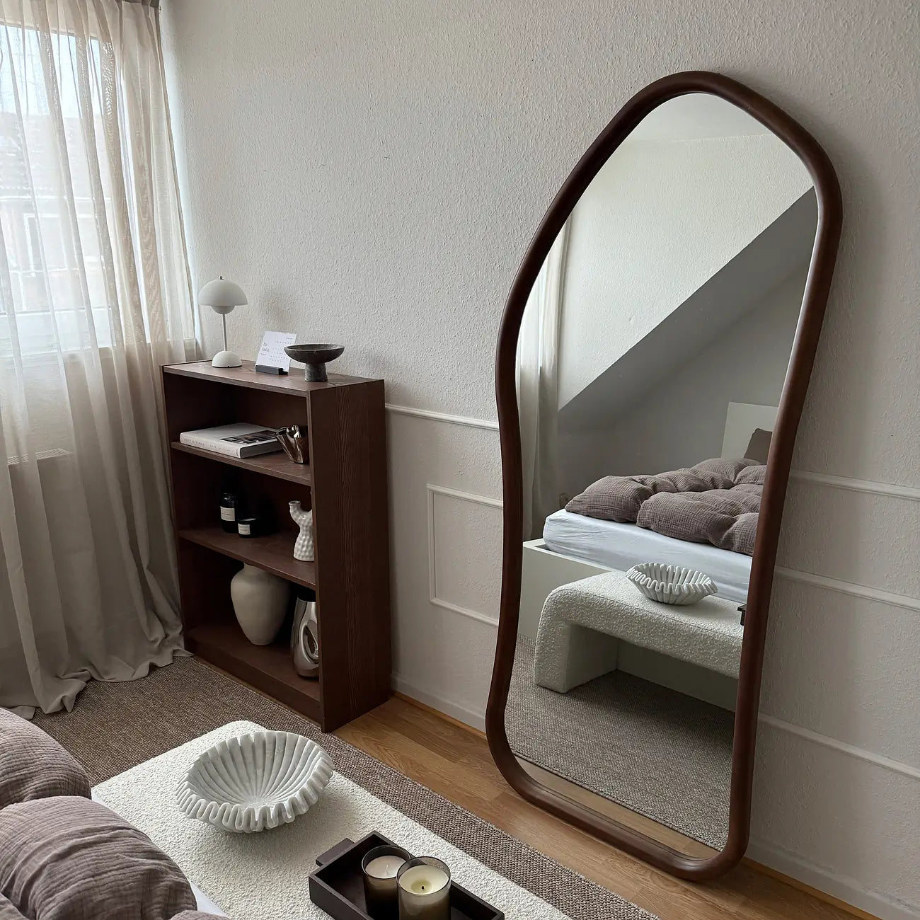 ALI - NESTANDARTINĖS FORMOS PAKABINAMAS/PASTATOMAS VEIDRODIS, TAMSAUS ATSPALVIO, 180x80 CM