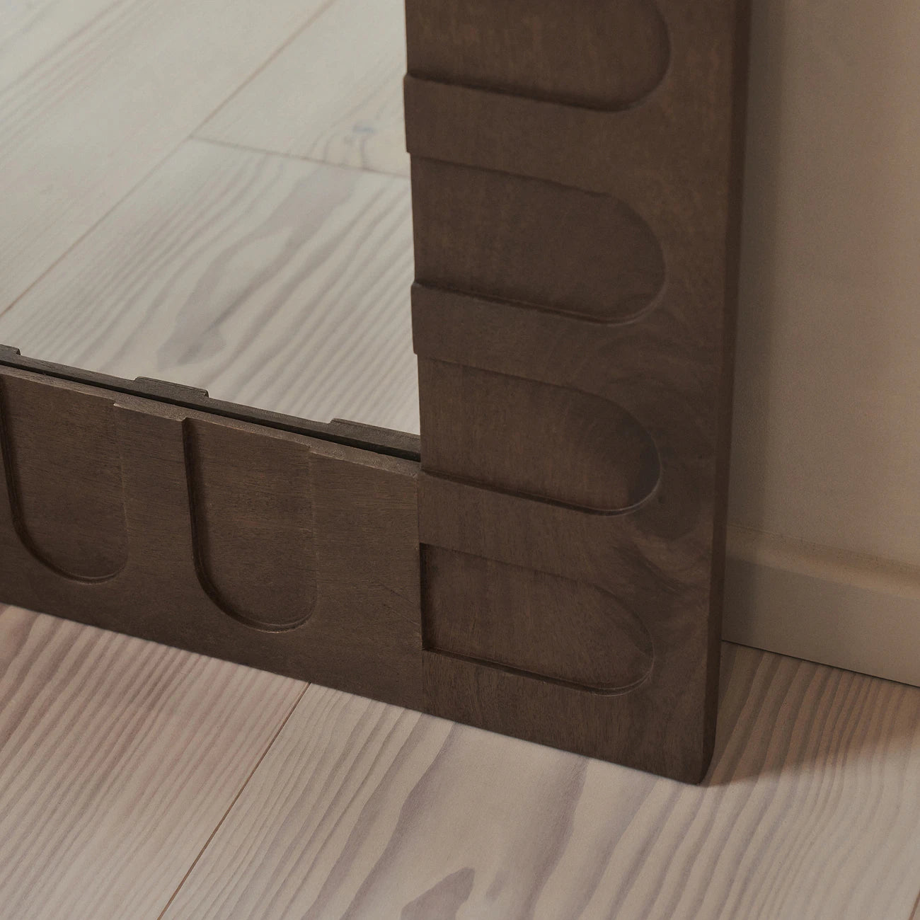 VALO - ARKOS FORMOS PAKABINAMAS/PASTATOMAS MEDINIS VEIDRODIS, NATŪRALAUS MEDŽIO ATSPALVIO, 190X110 CM