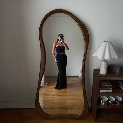 ARCVA - NESTANDARTINĖS FORMOS PAKABINAMAS/PASTATOMAS MEDINIS VEIDRODIS, TAMSAUS MEDŽIO ATSPALVIO, 170x85 CM