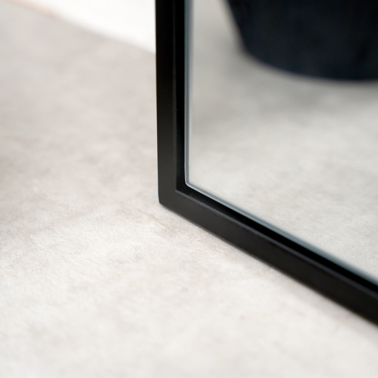 LIBE - ARKOS FORMOS PAKABINAMAS/PASTATOMAS VEIDRODIS, JUODU METALINIU RĖMU, 180X110 CM