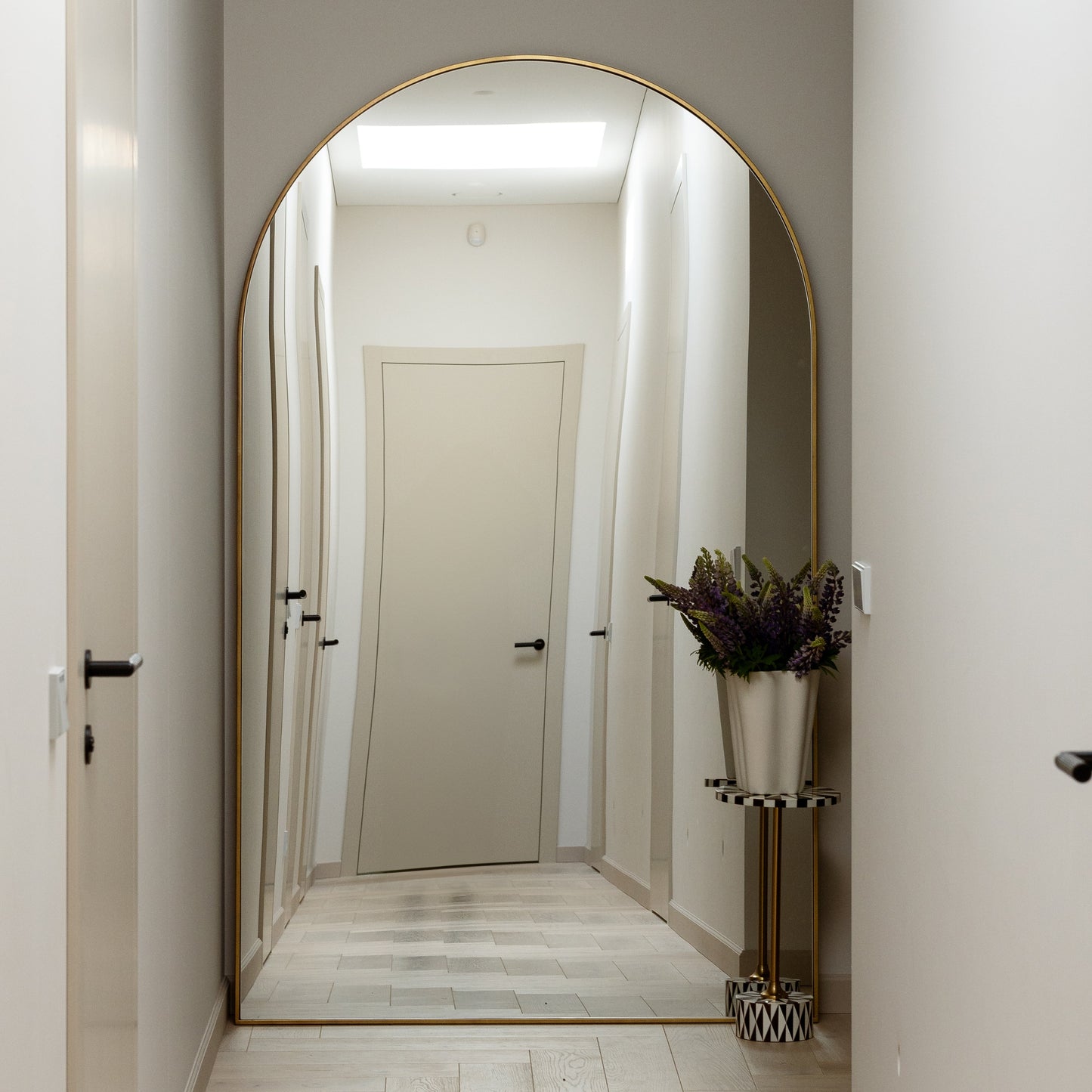 LIBE - ARKOS FORMOS PAKABINAMAS/PASTATOMAS VEIDRODIS, AUKSINIU METALINIU RĖMU, 180X110 CM