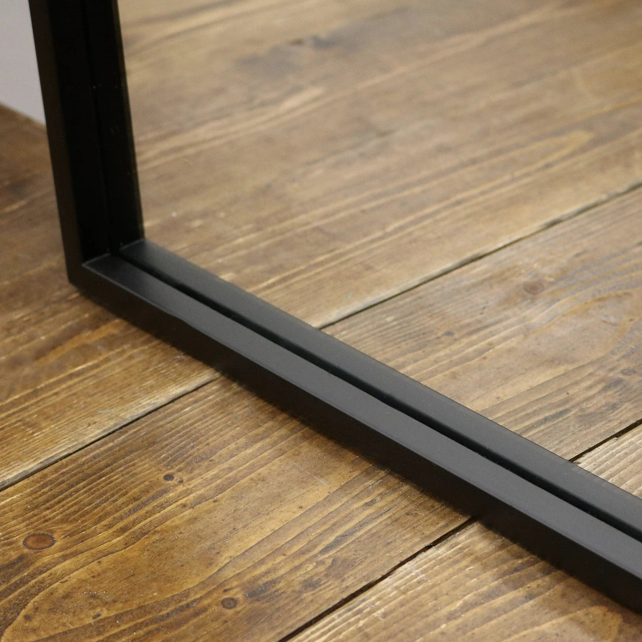 ISLI - STAČIAKAMPIS PAKABINAMAS/PASTATOMAS METALINIS VEIDRODIS, JUODOS SPALVOS, 170X80 CM