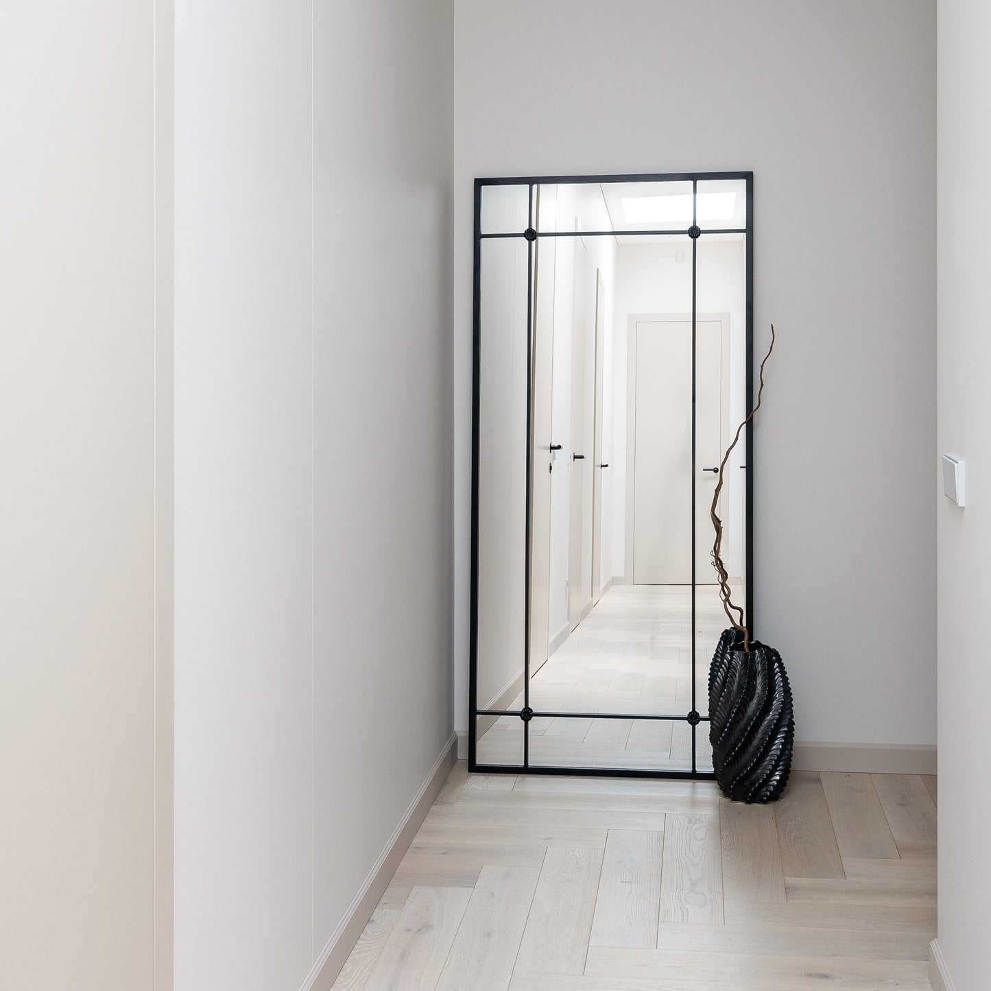 CITA - STAČIAKAMPIS PAKABINAMAS/PASTATOMAS METALINIS VEIDRODIS, JUODOS SPALVOS, 170X80 CM