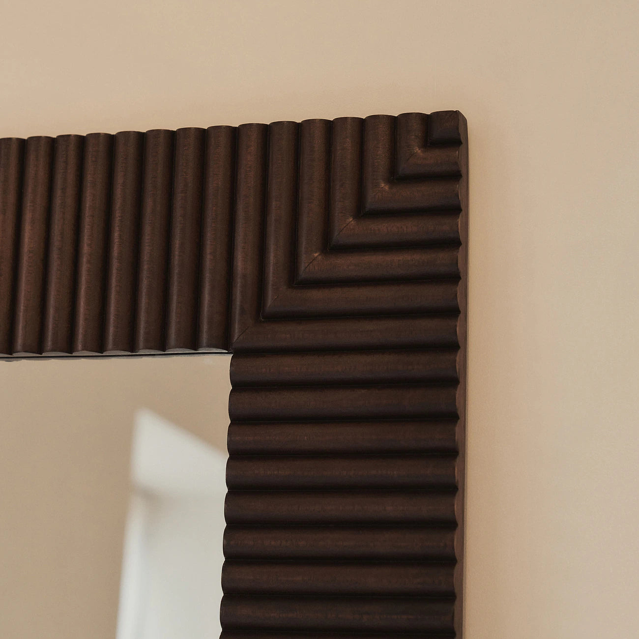 SLONE - STAČIAKAMPIO FORMOS PAKABINAMAS/PASTATOMAS MEDINIS VEIDRODIS, TAMSAUS ATSPALVIO, 190X100 CM