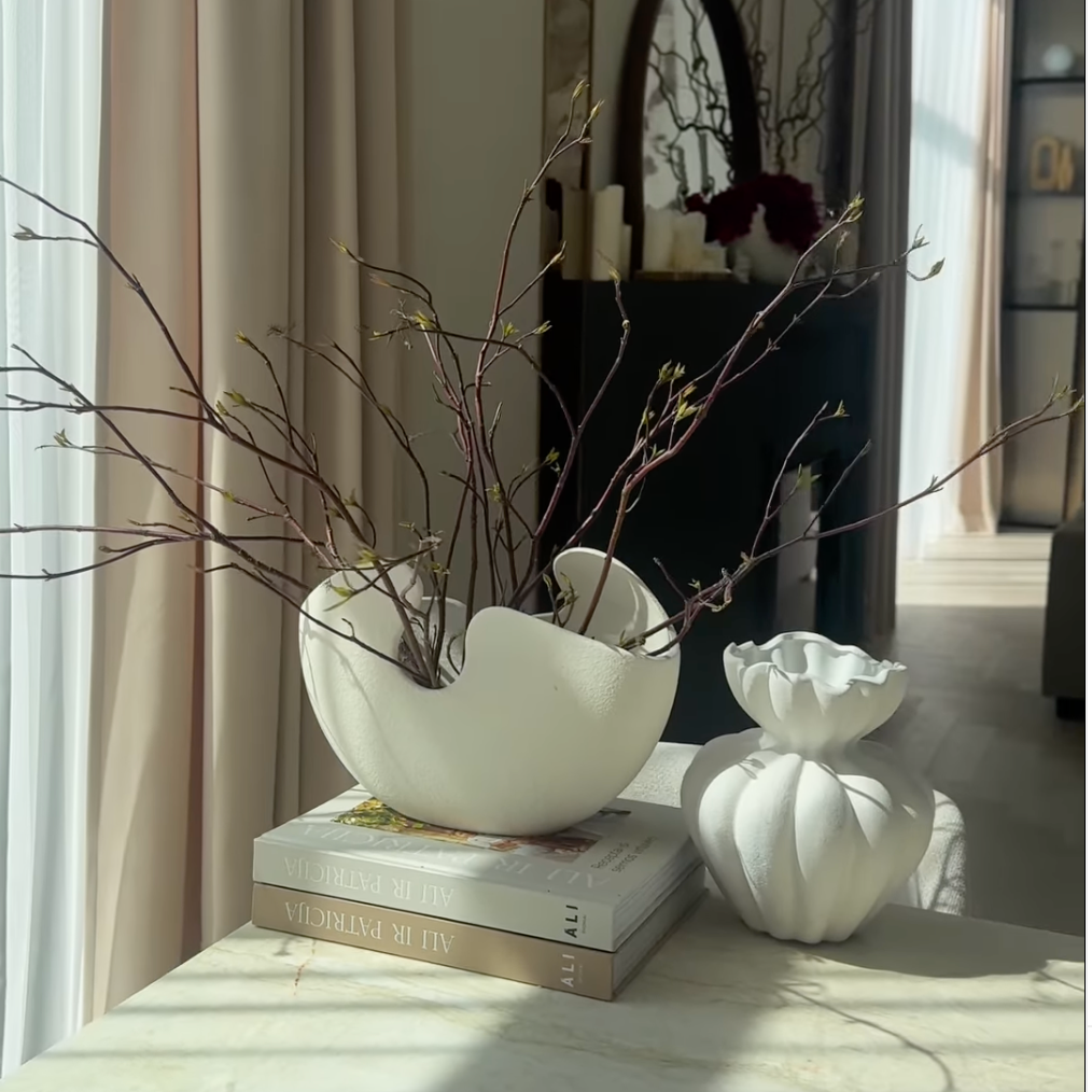 Šeimos židinys, dubuo - vaza "Laivelis", baltos spalvos, 28x23x13 cm