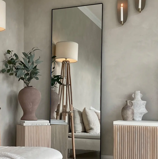 TEO - STAČIAKAMPIS PAKABINAMAS/PASTATOMAS VEIDRODIS, JUODU METALINIU RĖMU, 180X60 CM