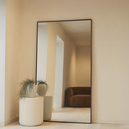 TEO - STAČIAKAMPIS PAKABINAMAS/PASTATOMAS VEIDRODIS, JUODU METALINIU RĖMU, 180X100 CM