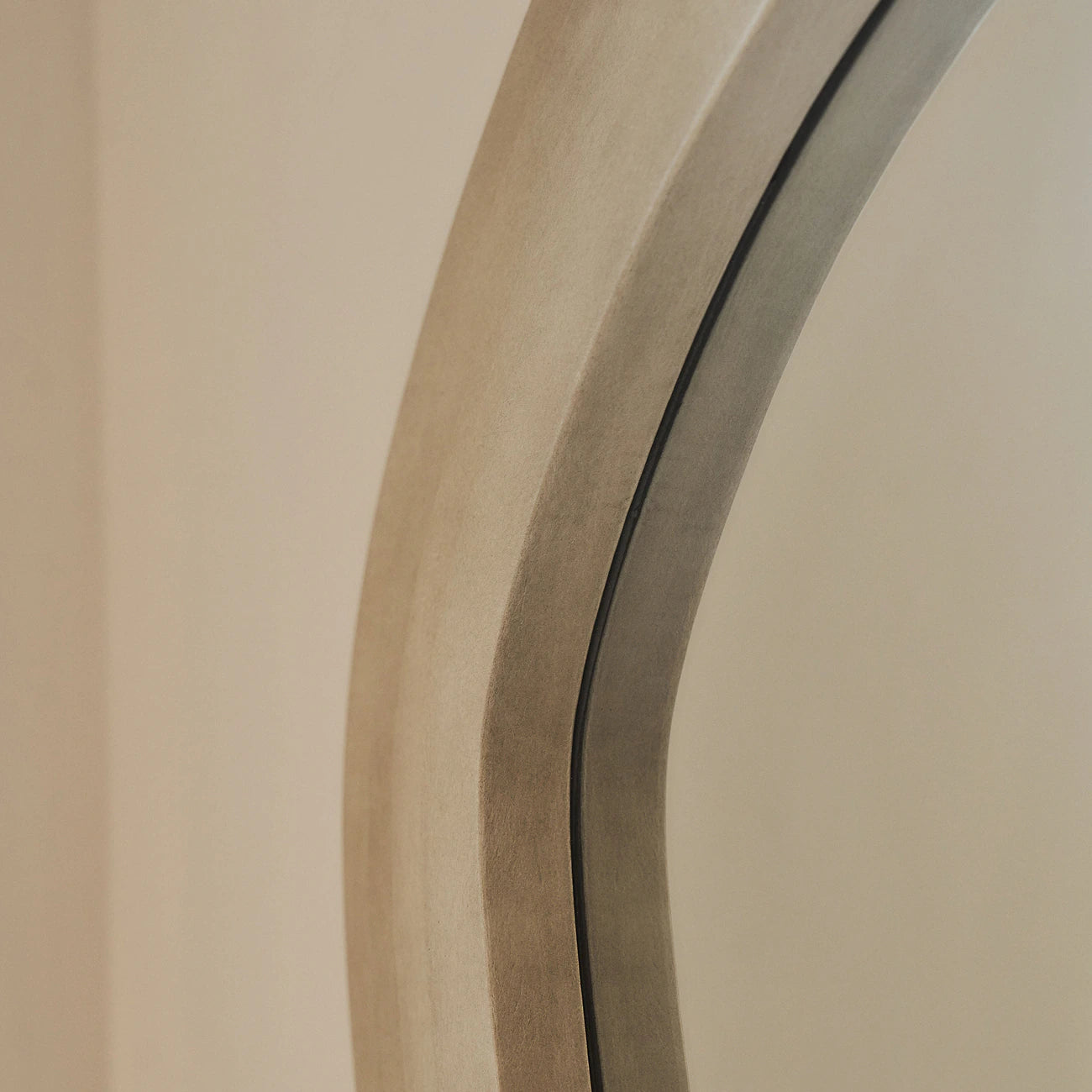 LUCE - ARKOS FORMATO PAKABINAMAS/PASTATOMAS MEDINIS VEIDRODIS, BETONO ATSPALVIO, 180X105 CM