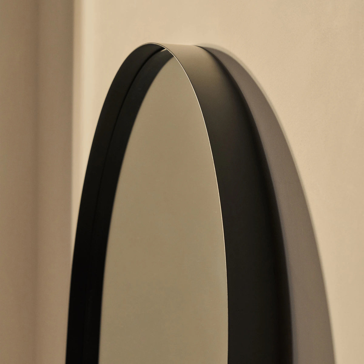 ARCH - ARKOS FORMOS PAKABINAMAS/PASTATOMAS VEIDRODIS, JUODU METALINIU RĖMU, 200X90 CM
