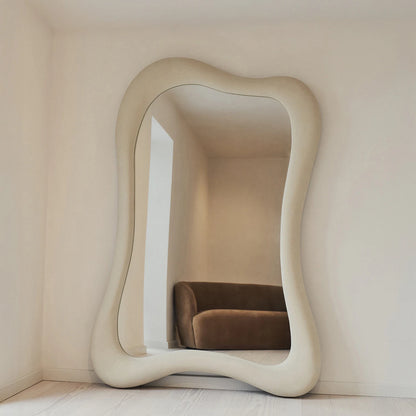 WABI - NESTANDARTINĖS FORMOS PAKABINAMAS/PASTATOMAS VEIDRODIS, BALTOS SPALVOS, 190X130 CM