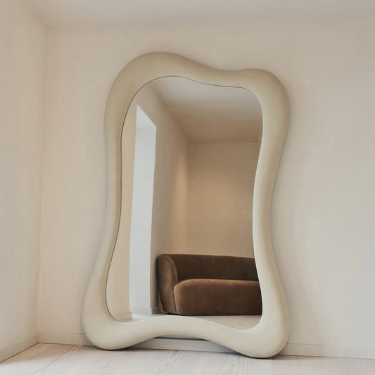 WABI - NESTANDARTINĖS FORMOS PAKABINAMAS/PASTATOMAS VEIDRODIS, BALTOS SPALVOS, 190X130 CM