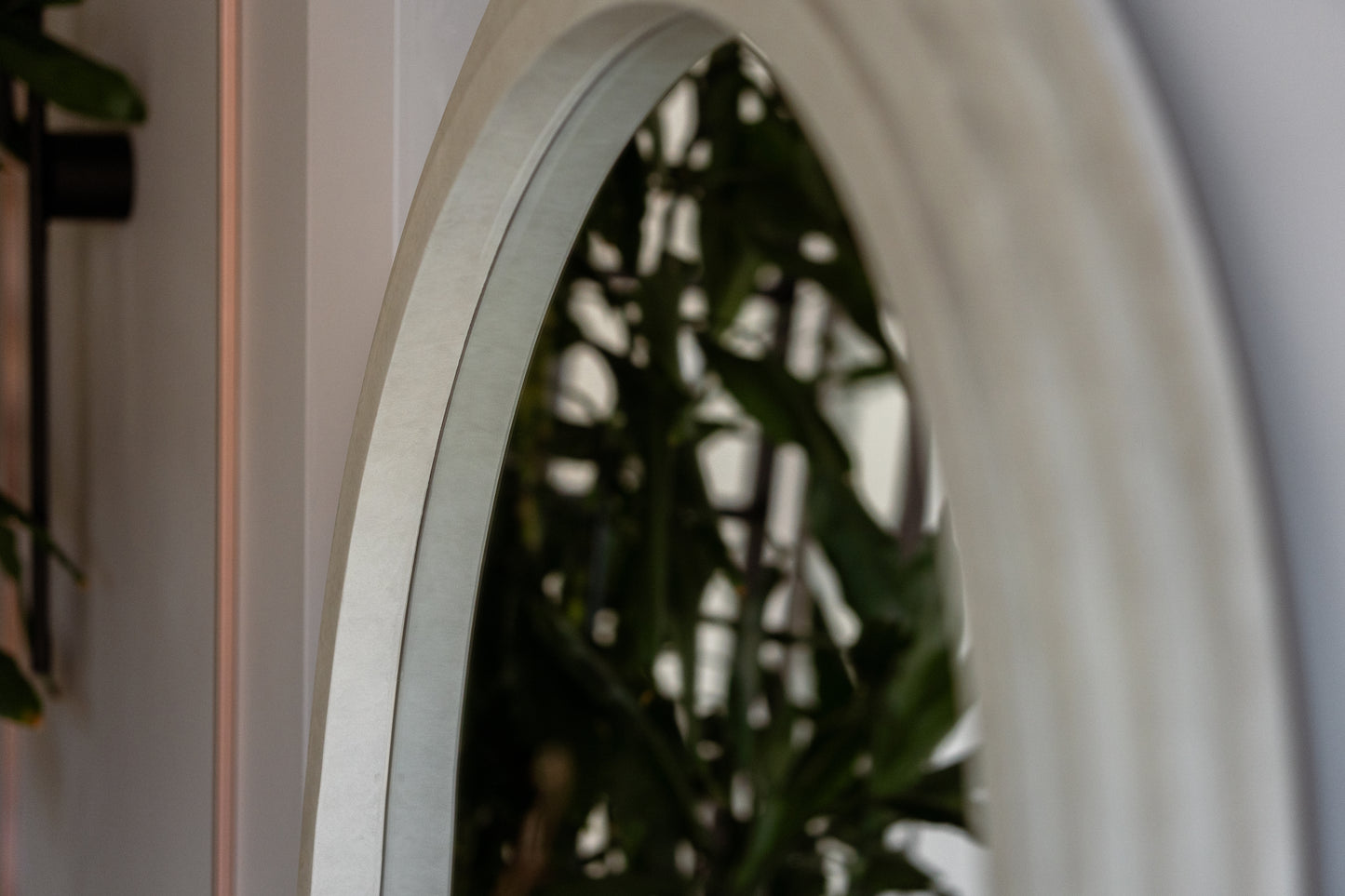 LUCE - ARKOS FORMATO PAKABINAMAS/PASTATOMAS MEDINIS VEIDRODIS, MICROCEMENTO SPALVOS, 180X110 CM