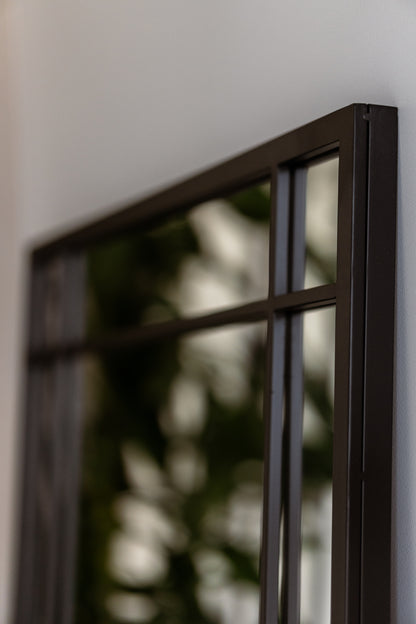 BEX - STAČIAKAMPIS PAKABINAMAS/PASTATOMAS VEIDRODIS, JUODU METALINIU RĖMU, 180X70 CM