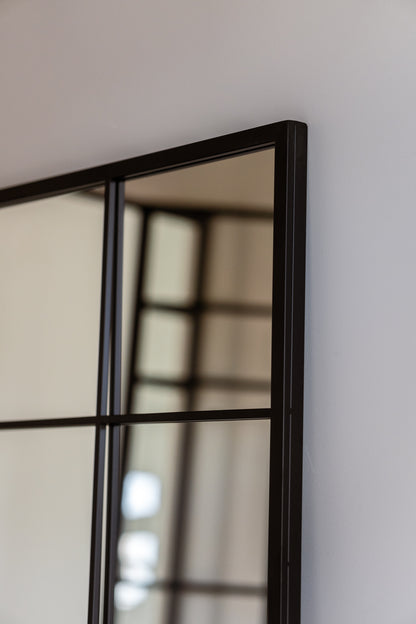 BEX - STAČIAKAMPIS PAKABINAMAS/PASTATOMAS VEIDRODIS, JUODU METALINIU RĖMU, 180X70 CM